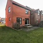 בית נופש Cha Cha's *